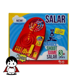 بازی فکری و حرکتی ماربل شوت سالار | کودکی در حال بازی با ماربل شوت برای تقویت تمرکز | نمای نزدیک از توپ‌های رنگی و مسیرهای مارپیچ بازی ماربل شوت | صفحه بازی قرمز رنگ ماربل شوت سالار