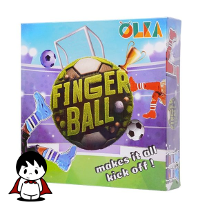 تصویری از بازی رومیزی بازی فوتبال انگشتی Finger Ball که روی یک سطح روشن قرار دارد. زمین بازی سبز رنگ با قطعاتی به رنگ‌های ترکیبی و شاد (قرمز و آبی) به خوبی مشخص است و دو انگشت در حال انجام بازی هستند که حس هیجان و رقابت را منتقل می‌کند. این تصویر به خوبی ماهیت سرگرم‌کننده و خانوادگی محصول را برای کودکان بالای سه سال به نمایش می‌گذارد.